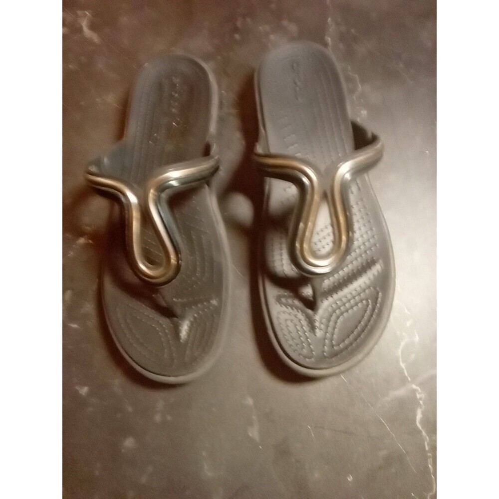CROCS  ‘Sanrah’ Metalblock Silver /Grey  Flat Flip Flops Wmns Sandals Size 8